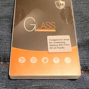 TEMERD GLASS SCREEN PROTECTOR